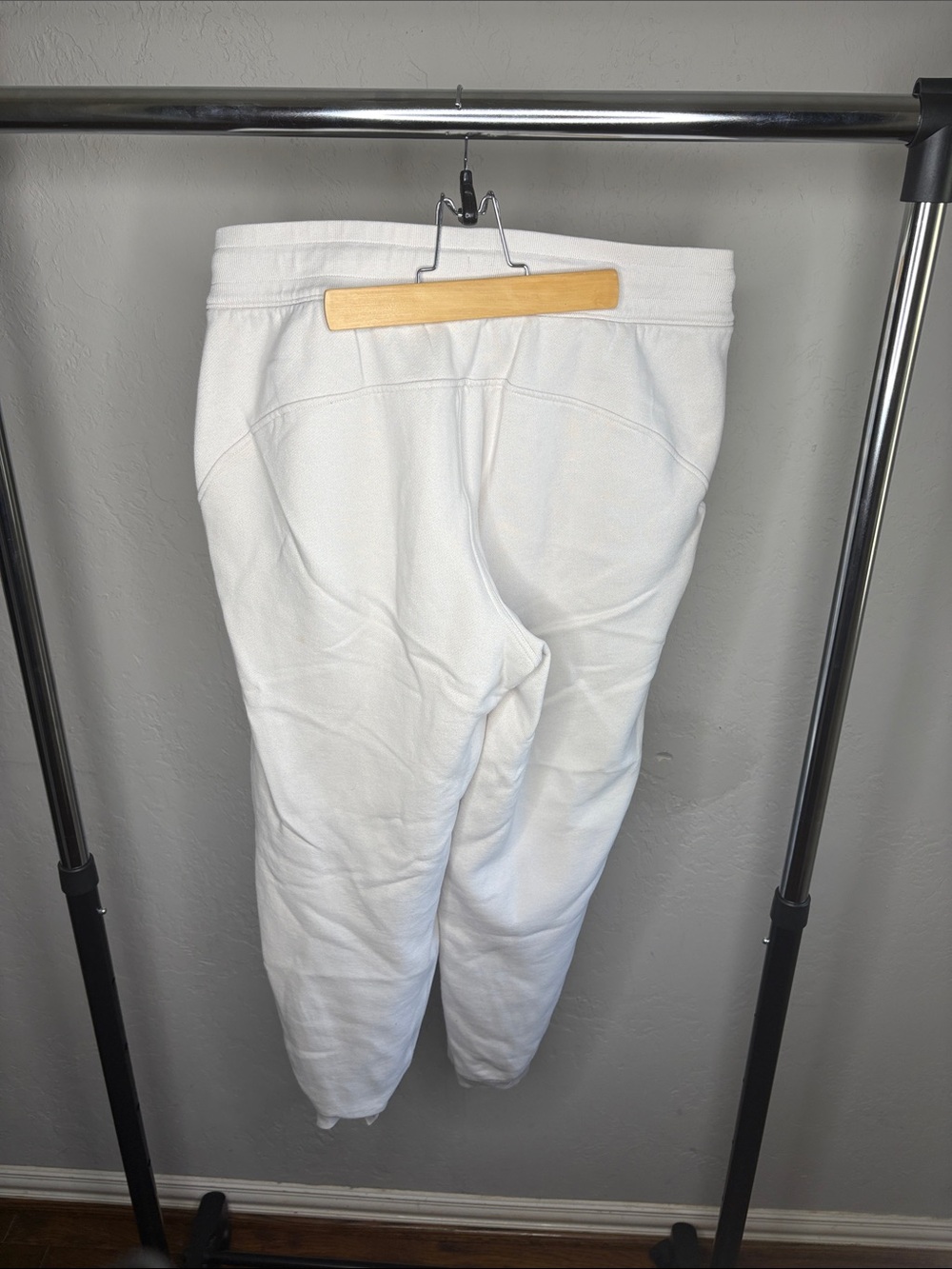 lululemon athletica White Men's Sweatpants with Drawstring Waist - Picture 3 of 6